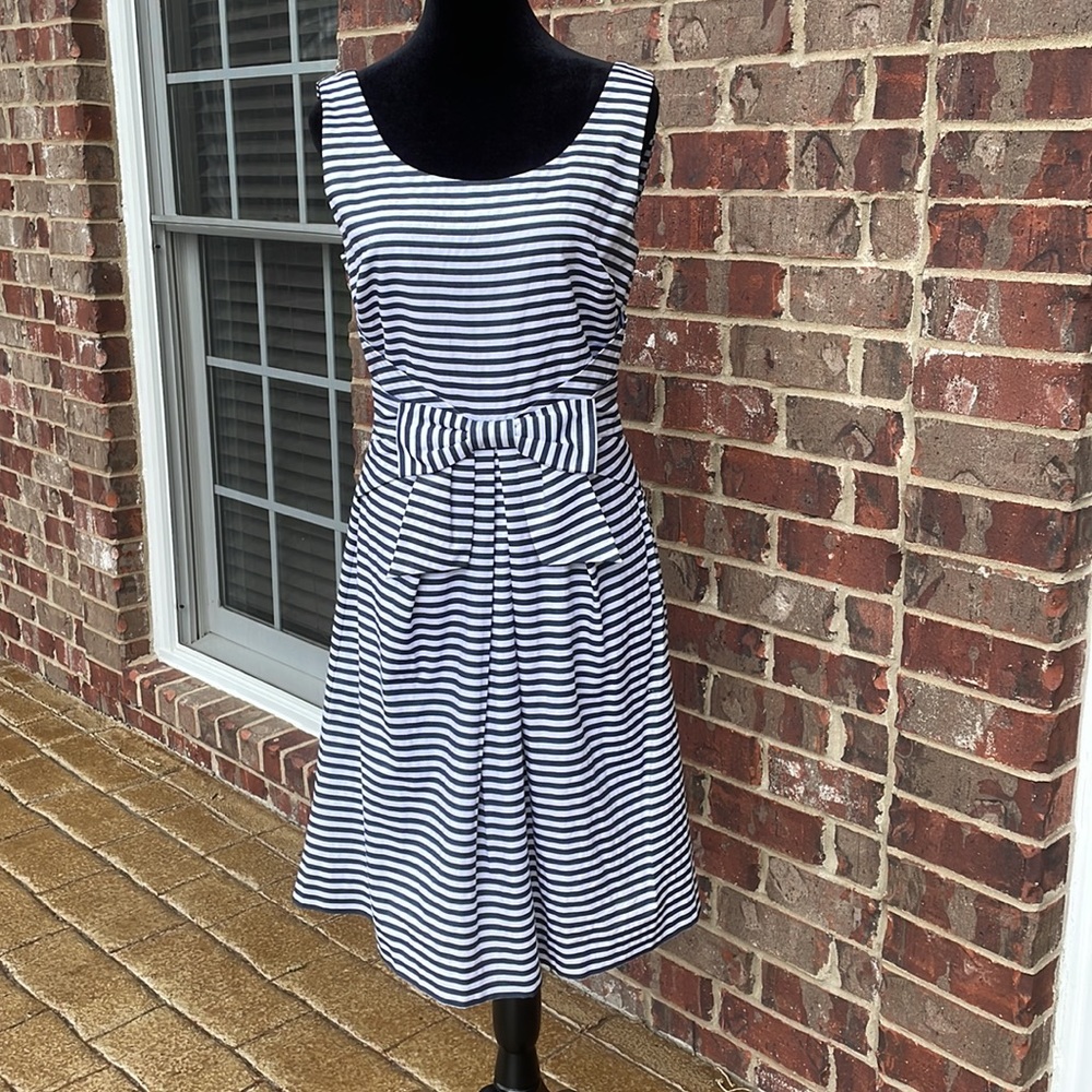 Kate Spade ♠️ Dress - Picture 2 of 10